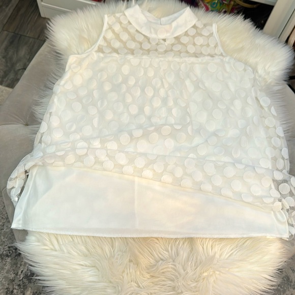 Polka Dot White Chiffon Sleeveless Top Sz Medium - Picture 4 of 4